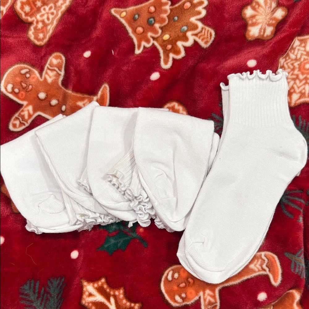 White Ruffle Ankle Socks